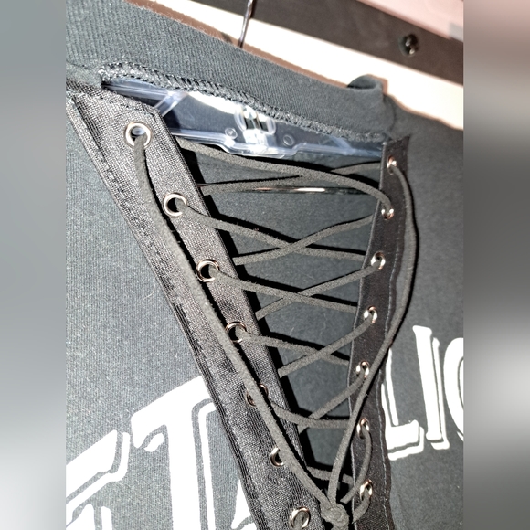 Vintage y2k Metalica whisky in the jar cross string v neck - Picture 5 of 10